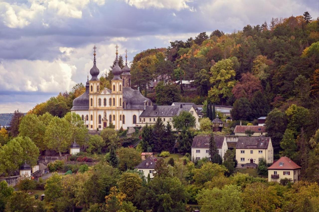 Charming City Apartment With Parking Spot Wurzburg Bagian luar foto