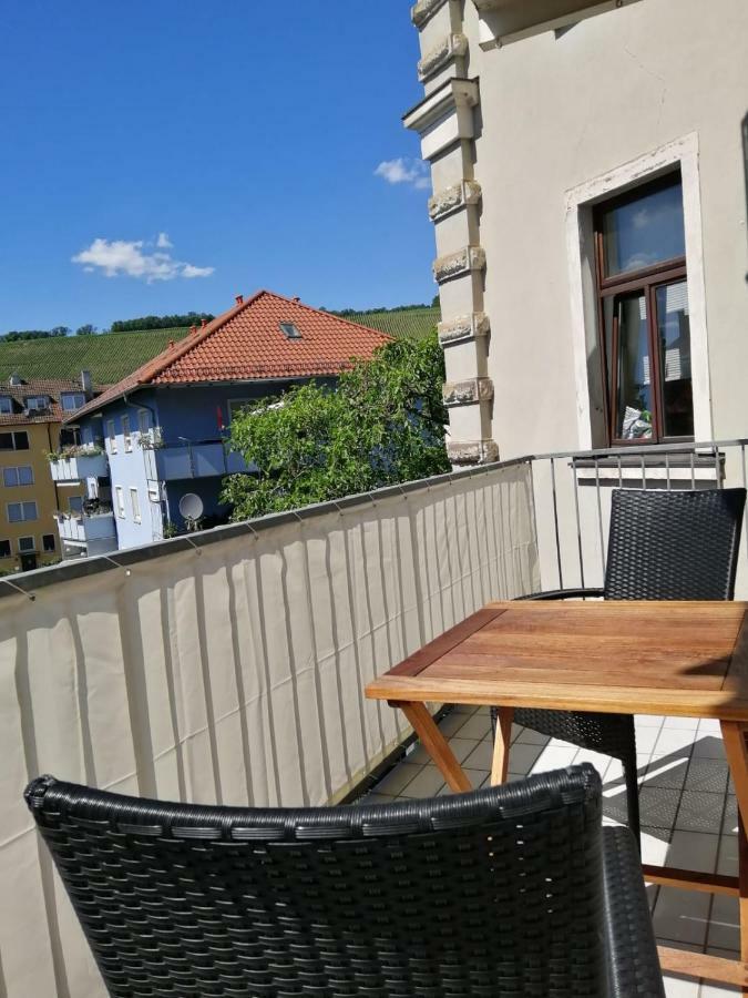 Charming City Apartment With Parking Spot Wurzburg Bagian luar foto